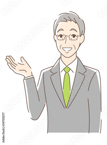 笑顔で手のひらを差し出す男性