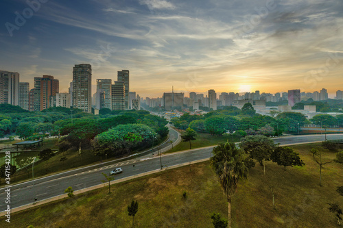 Amanhecer em São Paulo