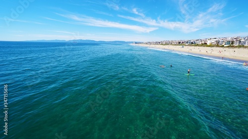 Fototapeta Naklejka Na Ścianę i Meble -  crystal clear pacific ocean shot from manhatten Beach california.