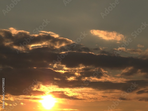 Fototapeta Naklejka Na Ścianę i Meble -  zachód chmury