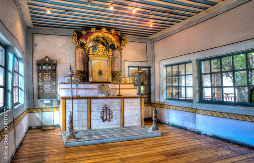 Fotografie Small and beautiful chapel inside the Museum of the Concept Women, Museo de las Conceptas, in Cuenca, Ecuador