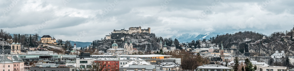 Naklejka premium Panoramic view of Salzburg old town with Festung hohensalzburg a
