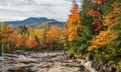 Konstfotografi Swift River at the Rocky Gorge Scenic Area in Autumn on the Kancamagus Scenic Hi