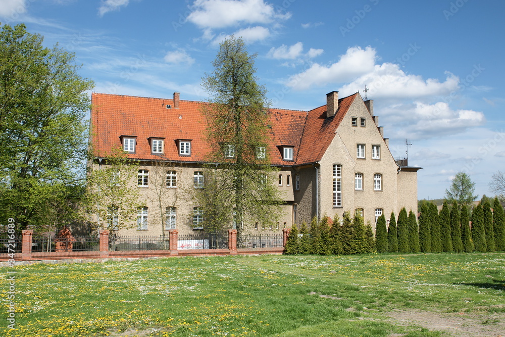 Dom zakonny Dom zakonny