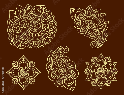 Fototapeta Naklejka Na Ścianę i Meble -  Set of Mehndi flower pattern for Henna drawing and tattoo. Decoration in ethnic oriental, Indian style. Doodle ornament. Outline hand draw vector illustration.