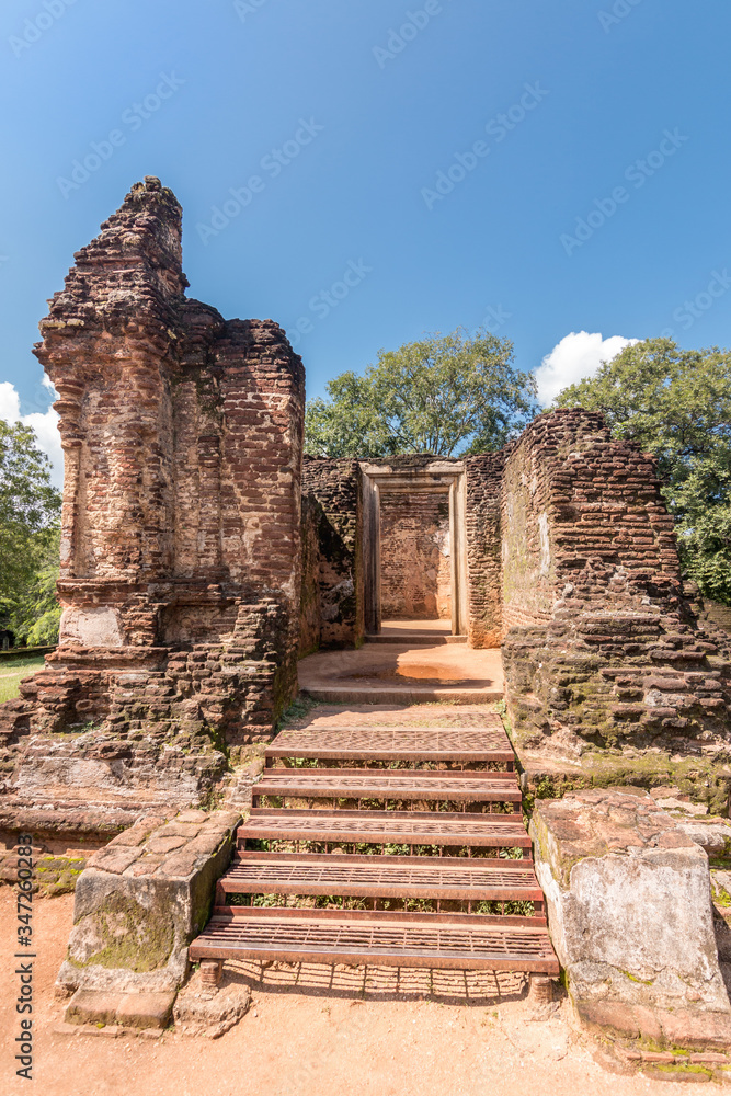 Polonnaruwa - Pothgul Vehera