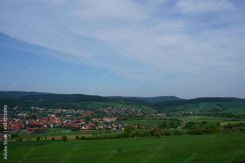 Ein Blick auf Freden im Leinebergland vom Selter Höhenzug aus - 
A view of Freden in the Leinebergland from the Selter ridge
