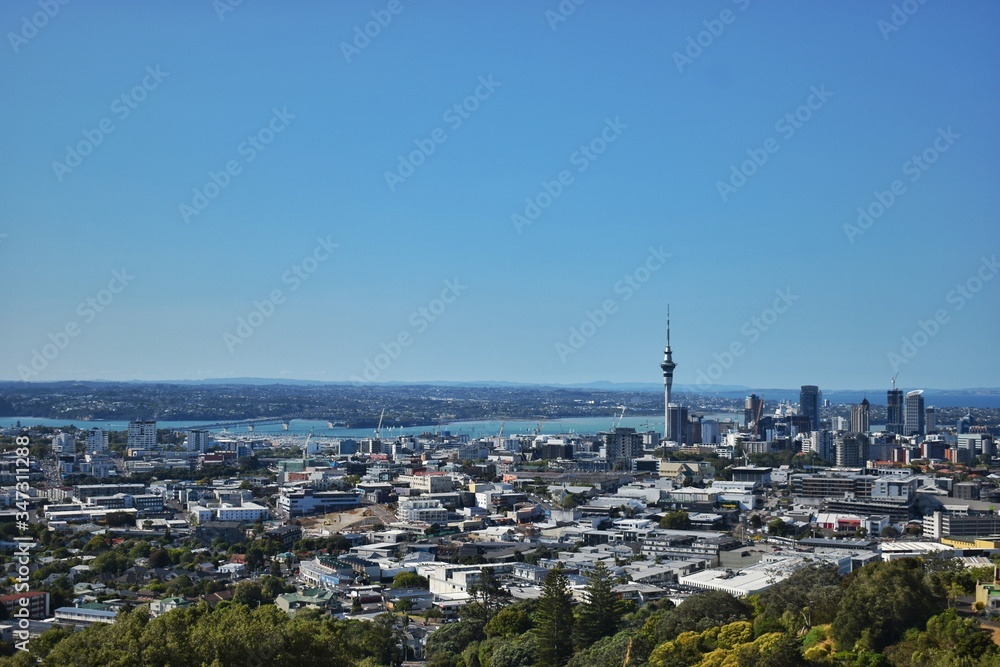 New Zealand, Auckland is a large metropolitan city in the North Island of New Zealand. This city  is a multi-cultural hub of food and wine, music, art and culture.