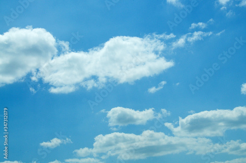 Fototapeta Naklejka Na Ścianę i Meble -  青い空と雲