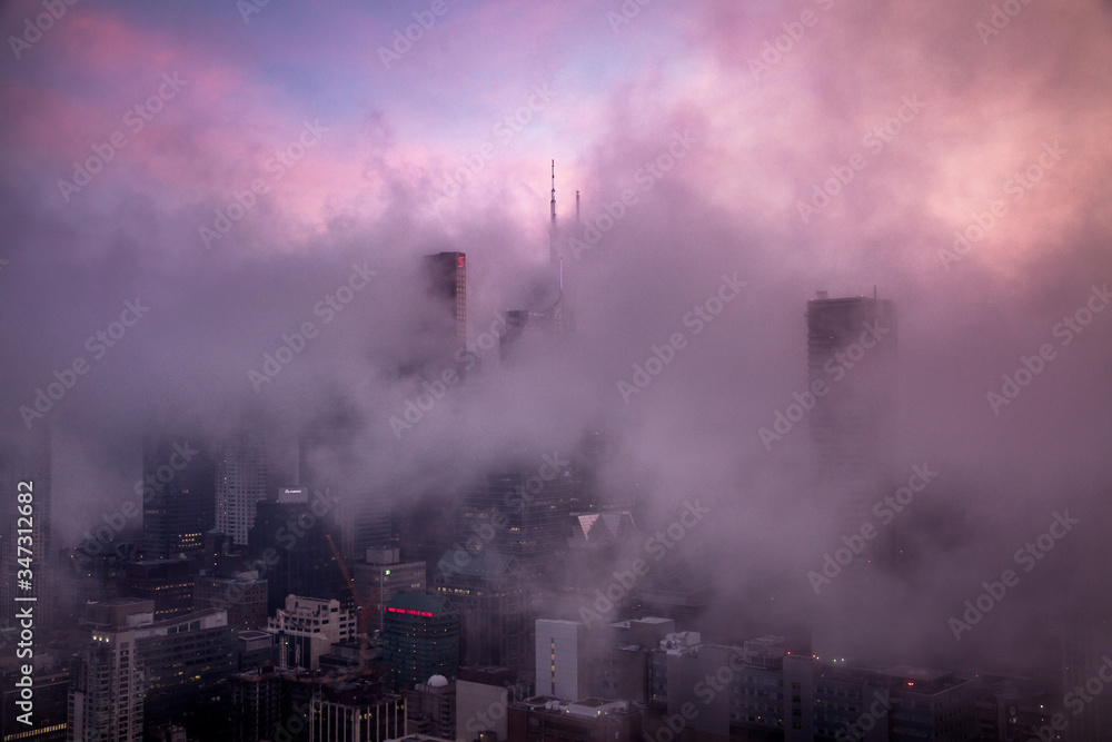 Obraz premium A city in a cloud