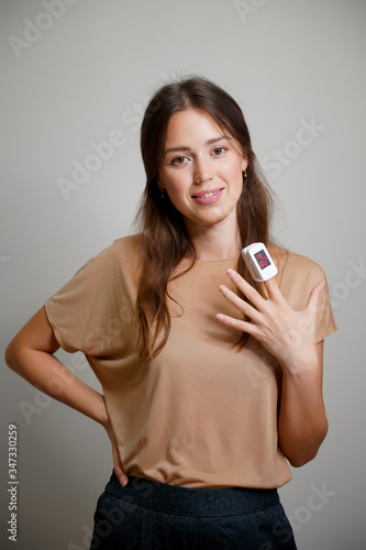 pulse oximeter woman