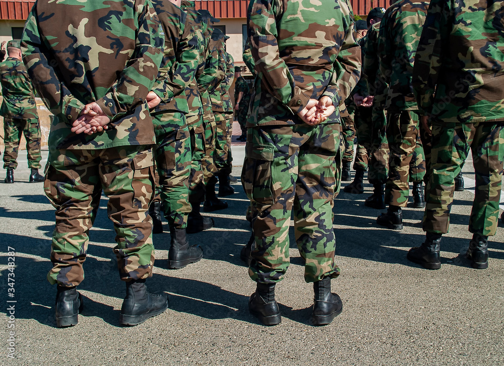 Image of soldiers in cammouflage fatigues Image of soldiers in cammouflage fatigues
