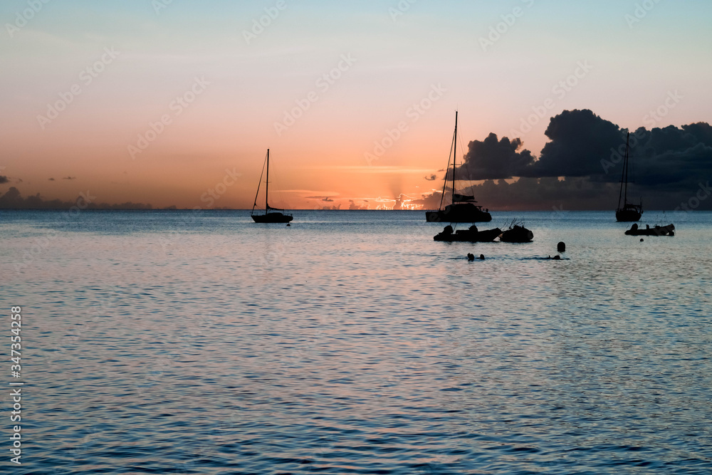 Fototapeta premium Coucher de soleil à Schoelcher