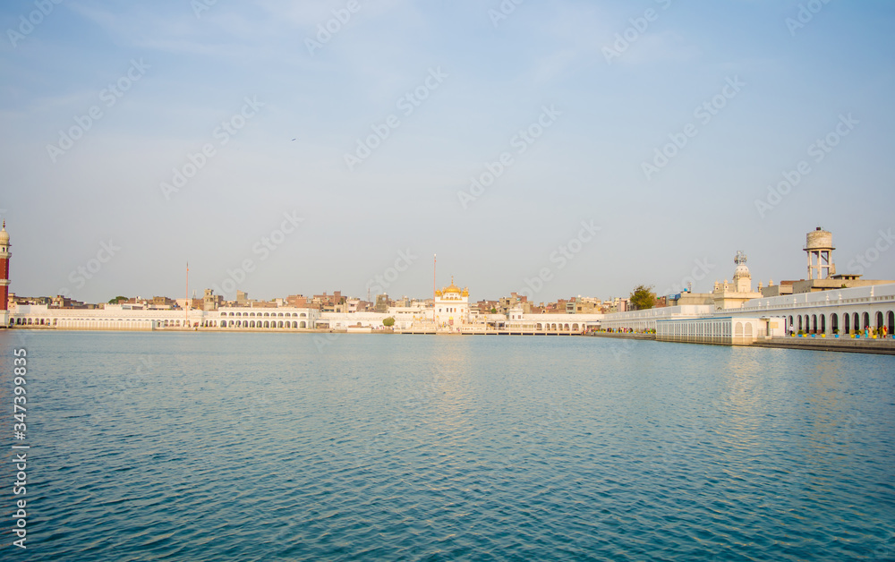 Naklejka premium Beautiful view of Gurudwara Tarn Taran Sahib, Amritsar, Punjab