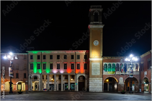 Palazzo municipale e piazza principale della città di  Rovigo, in veneto, Italia. Centro storico, fotografia notturna. photo