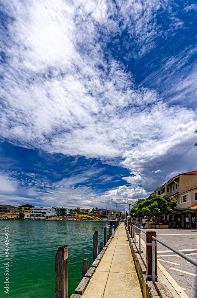 Obraz premium Mindarie Wharf vert