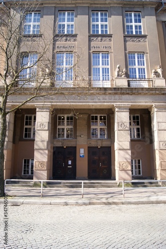 Lily-Braun-Gymnasium