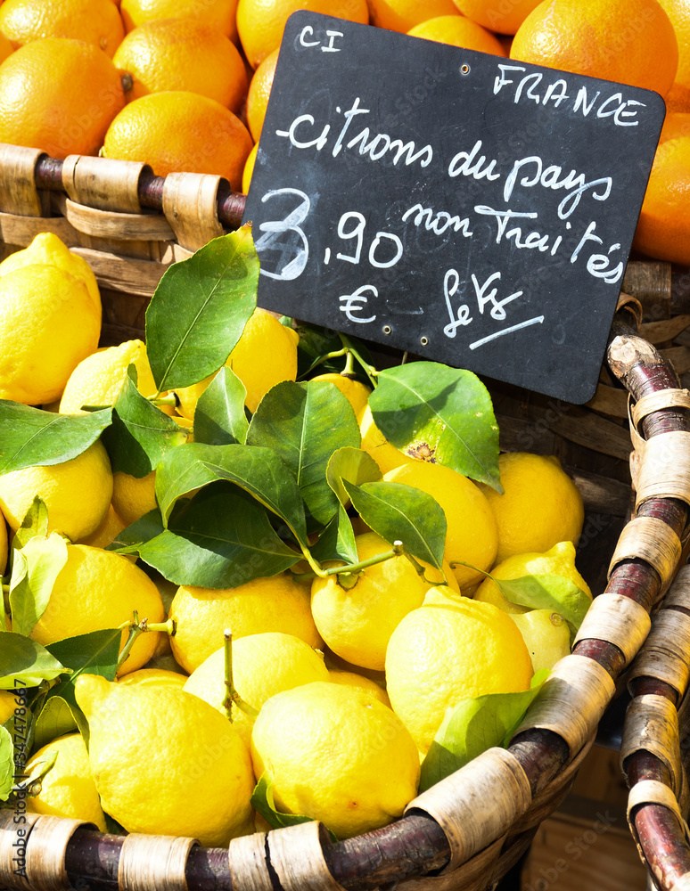 Fresh yellow lemons. Lots of fresh lemons fruits sale in supermarket. Many fresh lemons wallpaper.