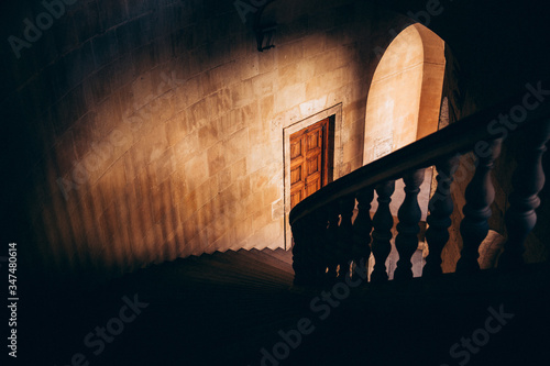 Światło na schodach