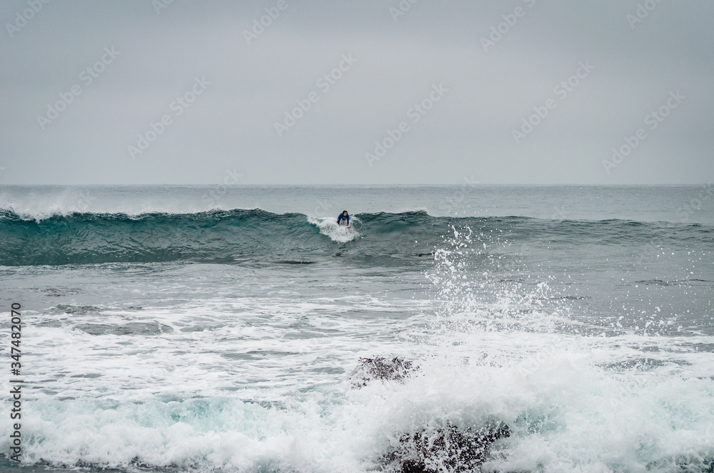 surfing playa 