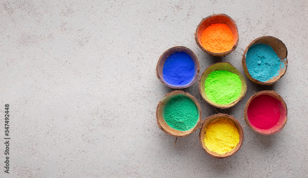 Powder paints in coconut in form of flower Powder paints in coconut in form of flower