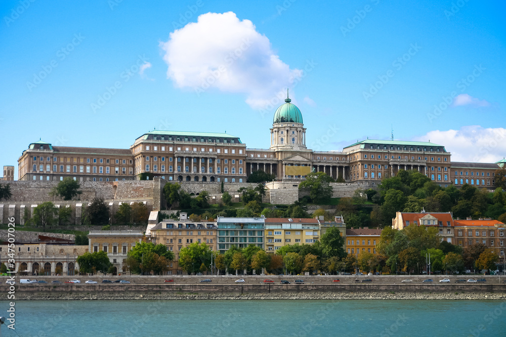 Fototapeta premium Widok na Zamek Królewski w Budapeszcie, Węgry