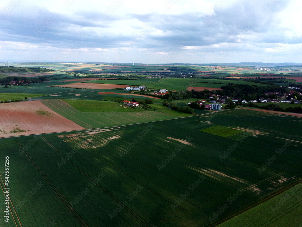 Landschaft und Wolken (Drone mit FPV)