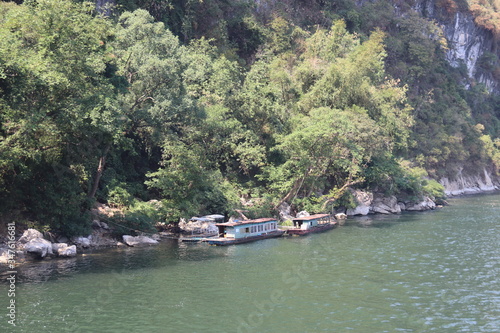 Fototapeta Naklejka Na Ścianę i Meble -  Bateaux sur la rivière Li, Chine	