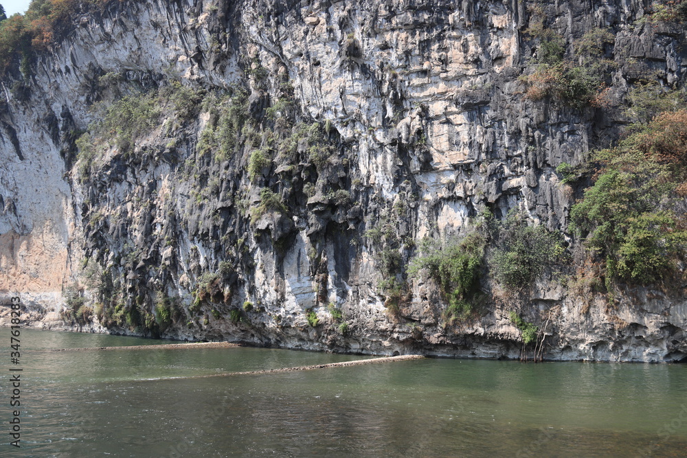 Falaise sur la rivière Li, Chine