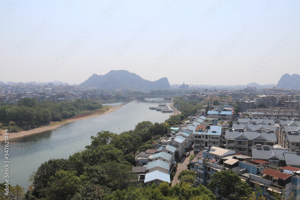 Paysage urbain et fleuve à Guilin, Chine