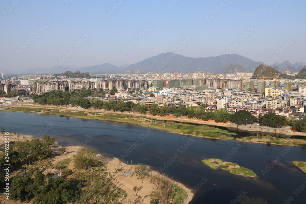 Paysage urbain et la rivière Li à Guilin, Chine	