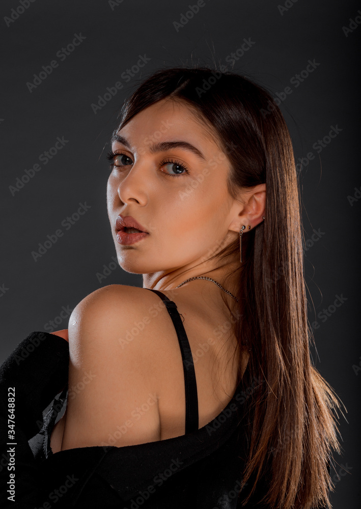 Naklejka premium Young attractive woman