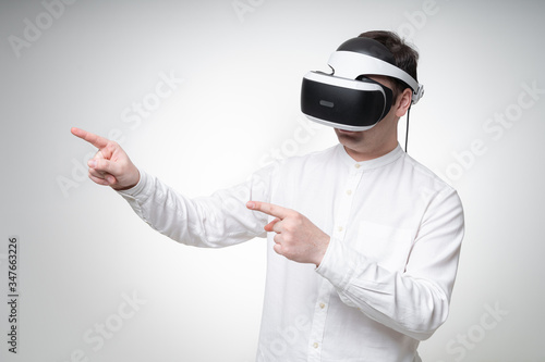 guy showing virtual reality