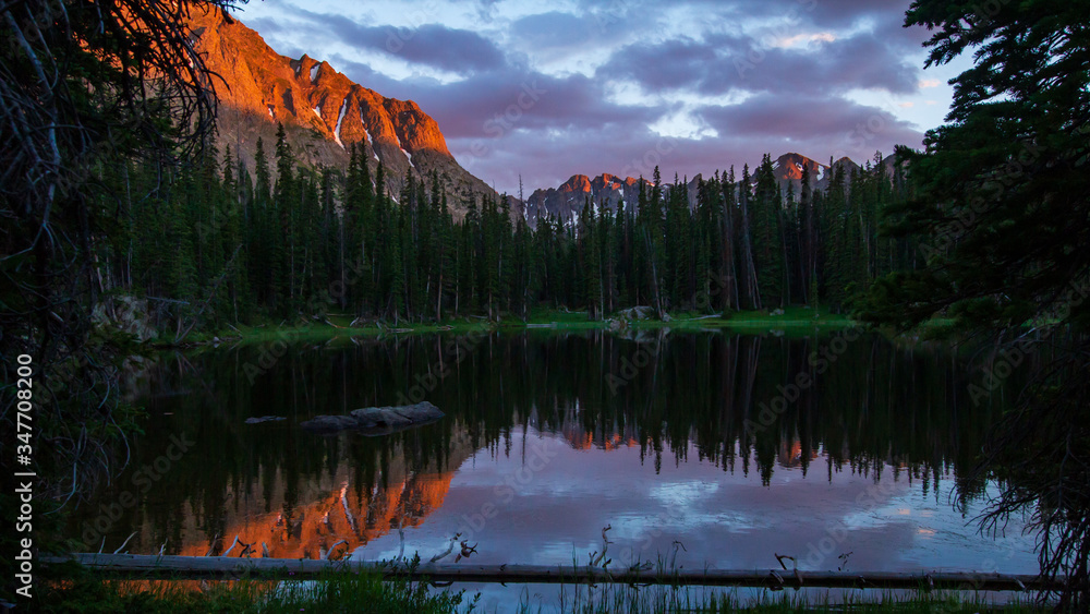 Naklejka premium Reflections in a high mountain lake