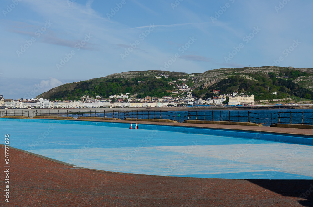 Fototapeta premium Empty childrens paddling pool