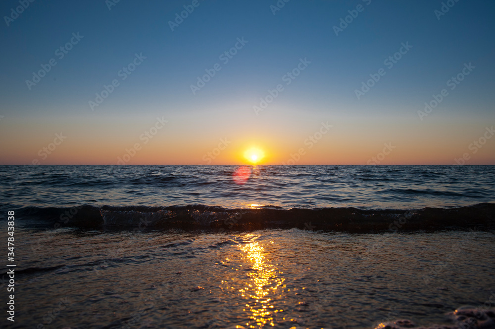 Fototapeta premium tramonto sul mare