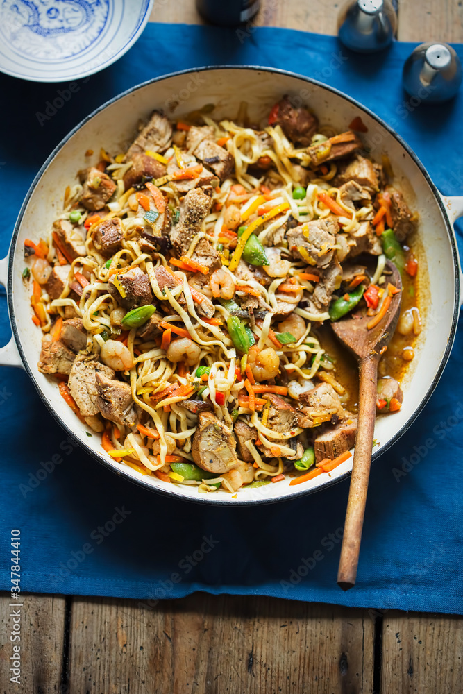 Singapore noodles - stir-fry of pork and prawns, flavoured with teriyaki & madras
Singapore noodles - stir-fry of pork and prawns, flavoured with teriyaki & madras