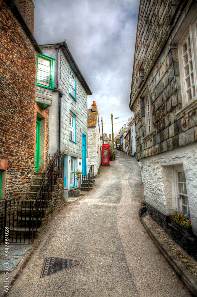 Fototapeta premium Narrow Street in Port Isaac in Cornwall