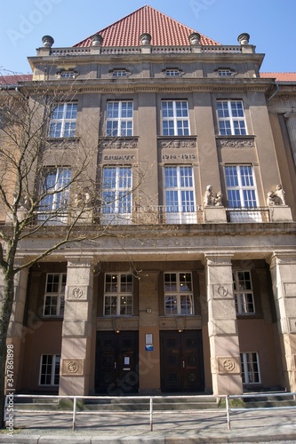 Lily-Braun-Gymnasium
