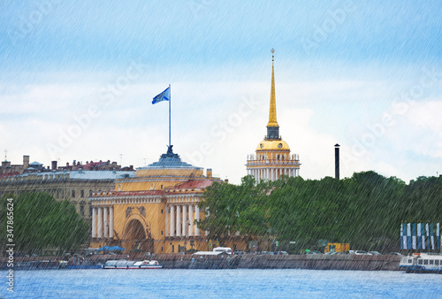 Quadro su tela Admiralteistvo building from Neva river, former headquarters of the Admiralty Bo