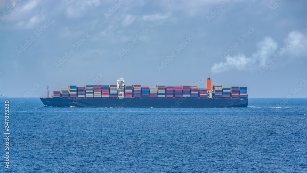 Typical large boxship in design and layout have a twin-island design, with the accommodation, including the navigation bridge, located foreship and the engine room positioned semi-aft. Typical large boxship in design and layout have a twin-island design, with the accommodation, including the navigation bridge, located foreship and the engine room positioned semi-aft.