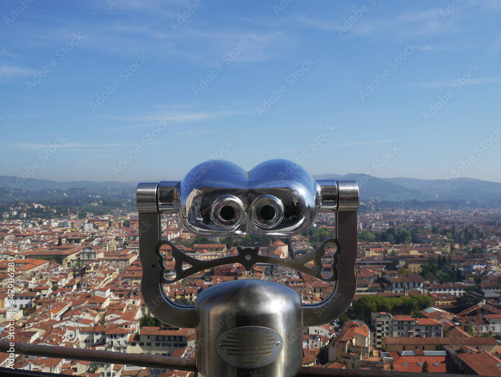 Jumelles, longue vue sur la ville de Florence