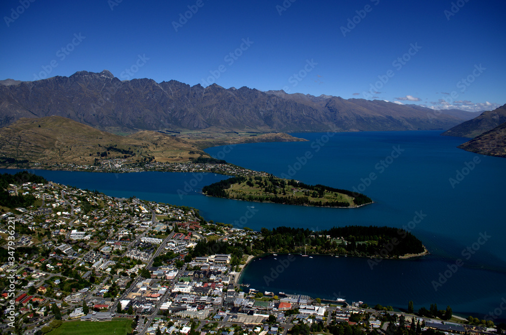 Iconic view of Queenstown, the mountains and the Lake Wakatipu