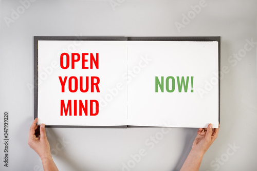 Otwórz swój umysł, głowę, książka slogan.