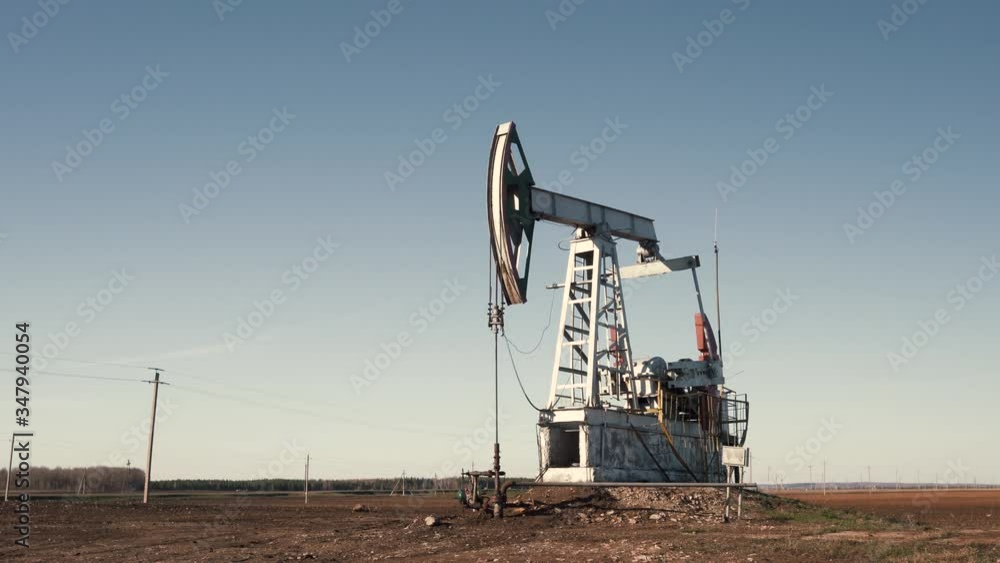 Technological oil and gas production. Production, transportation and processing of oil and gas. Production for the world's population. Technological oil and gas production. Production, transportation and processing of oil and gas. Production for the world's population.
