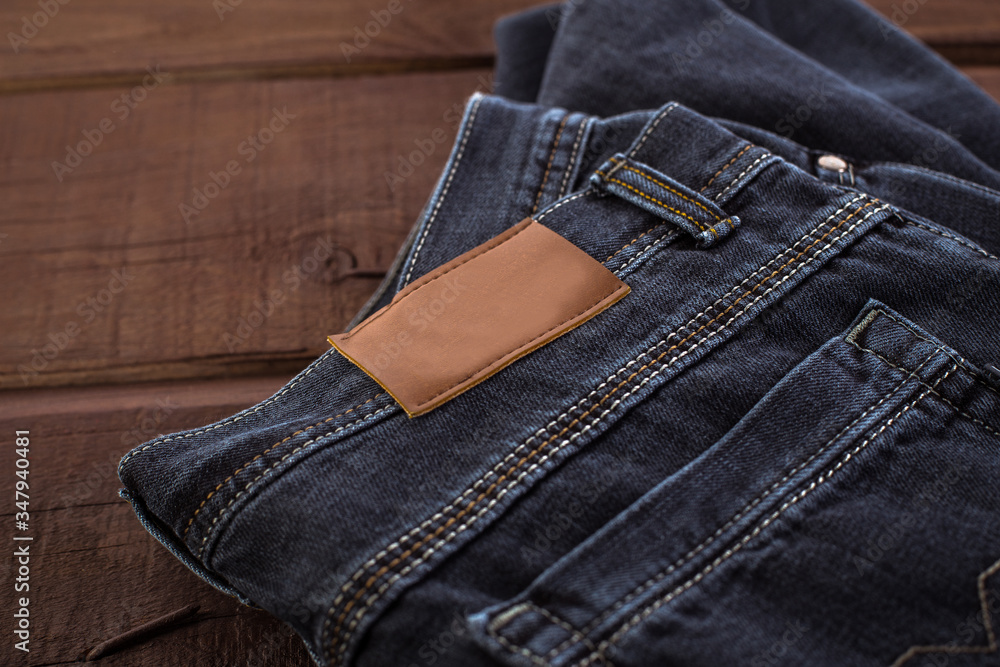 Spodnie jeansowe, template etykieta skórzana. Stock Photo | Adobe Stock