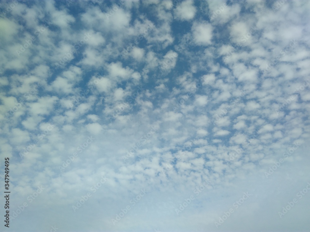 Fototapeta premium clouds in the blue sky