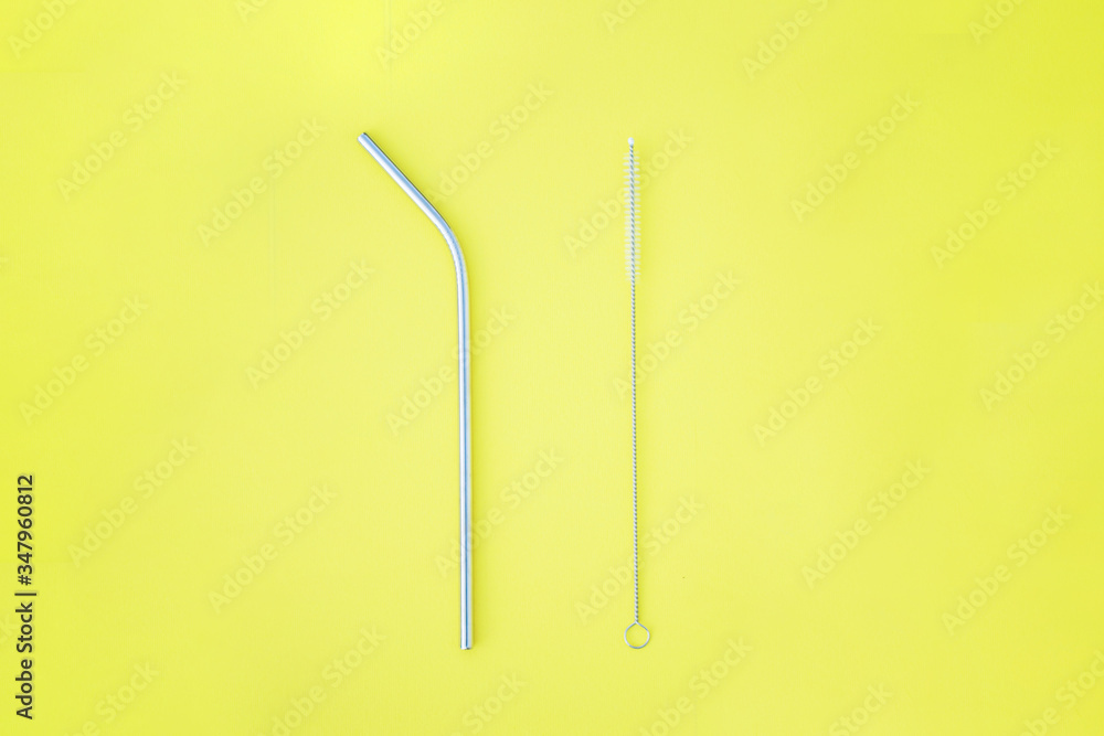 The beautiful metal straw and the brush for cleaning it for party sustainable goods The beautiful metal straw and the brush for cleaning it for party sustainable goods