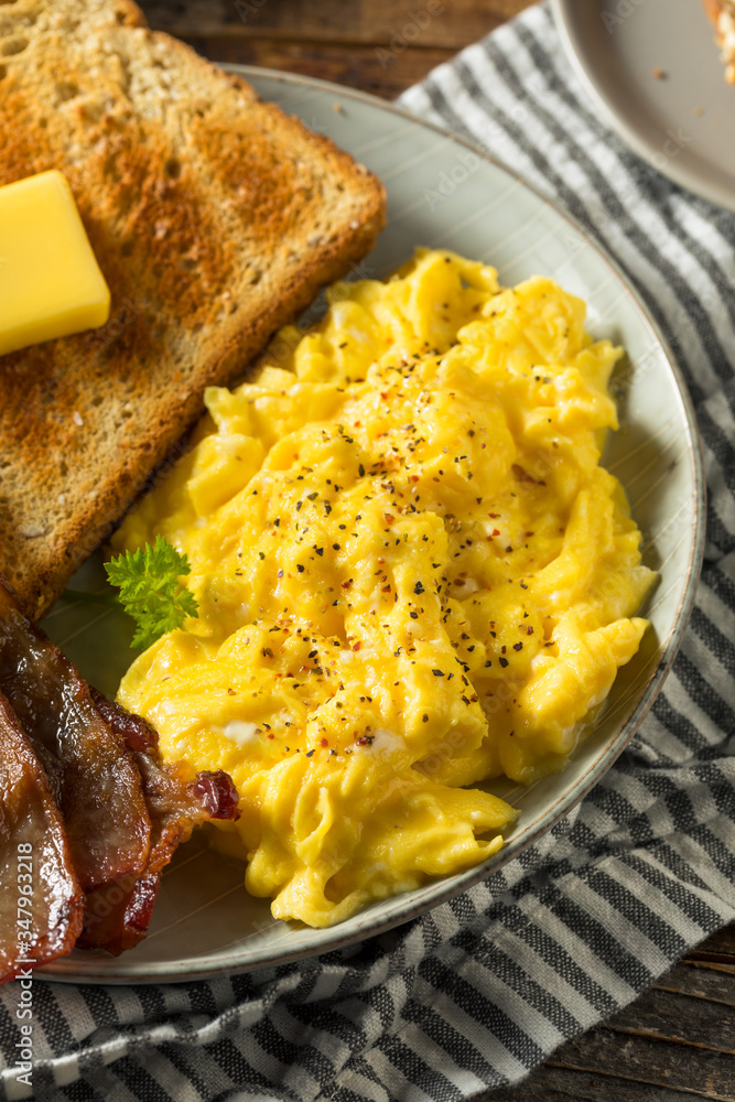 Homemade American Scrambled Egg Breakfast with Bacon Homemade American Scrambled Egg Breakfast with Bacon