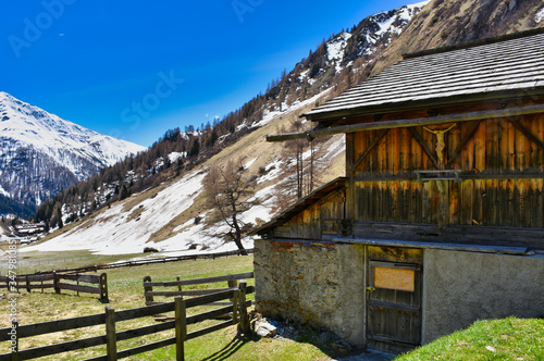 Großglockner, höchster Berg Österreichs, Ködnitztal, Jörgnalm, Kals, Lucknerhaus, Alm, Glockner, Schnee, Eis, Winter, Frühling, Schnee, Schneeschmelze, Kals, Osttirol, Hohe Tauern, Nationalpark, Frühj photo